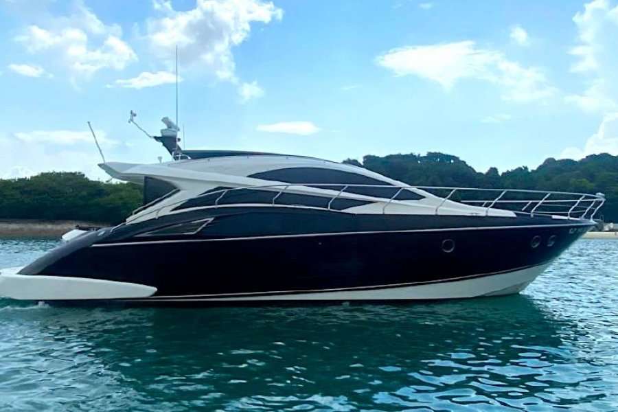 Oceanis 55 deck and lounging area