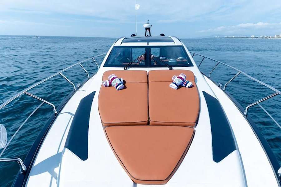 Oceanis 55 exterior sailing