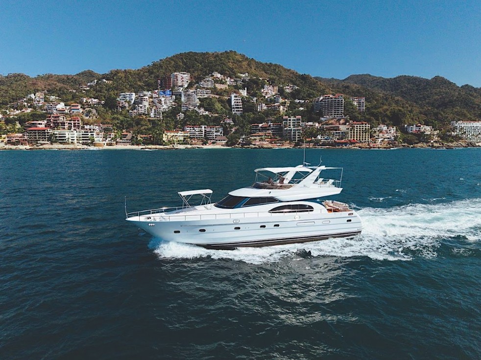 Oceanis 55 deck and lounging area