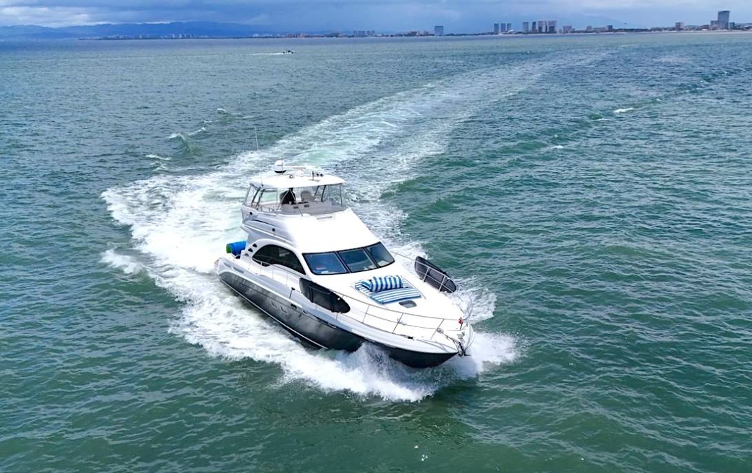 Oceanis 55 deck and lounging area