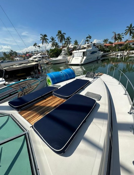 Oceanis 55 deck and lounging area