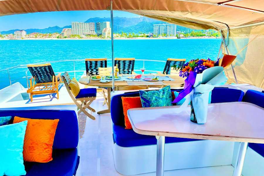 Oceanis 55 luxury interior