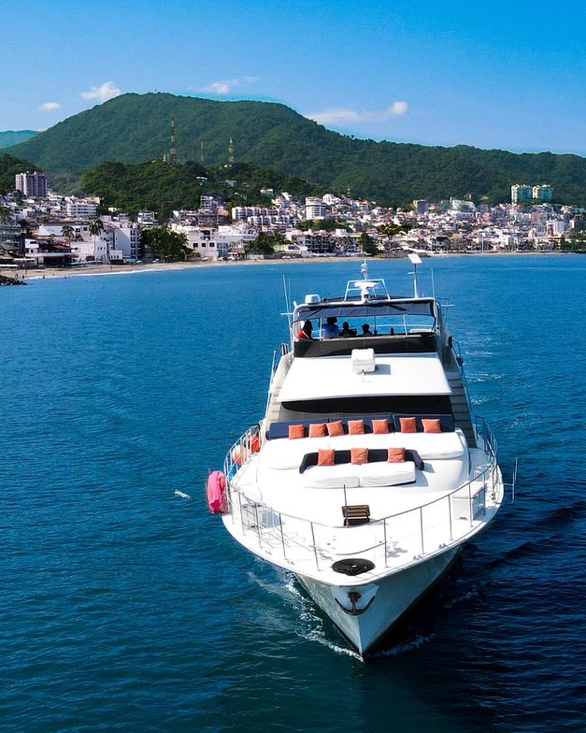 Oceanis 55 exterior sailing