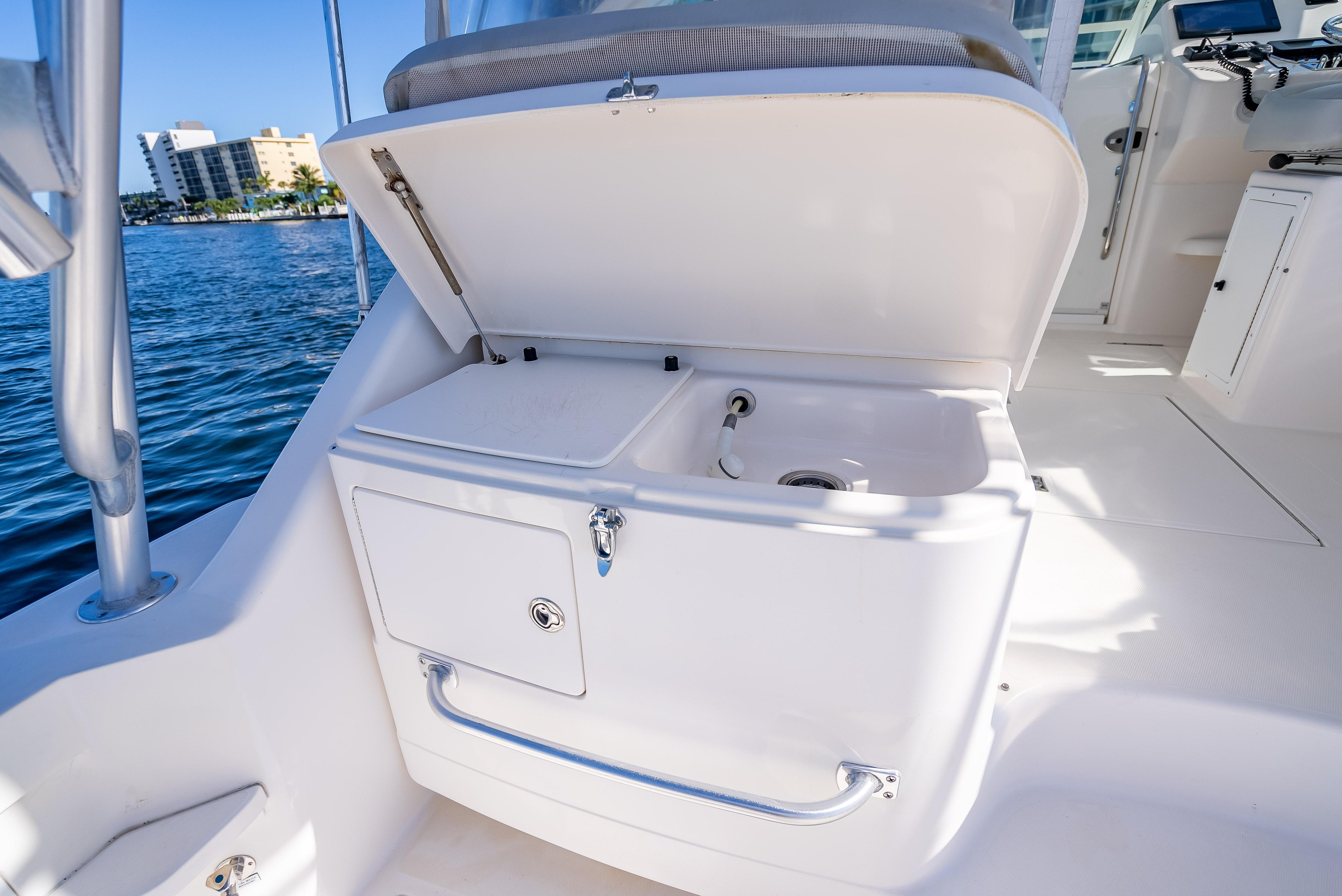 Oceanis 55 luxury interior