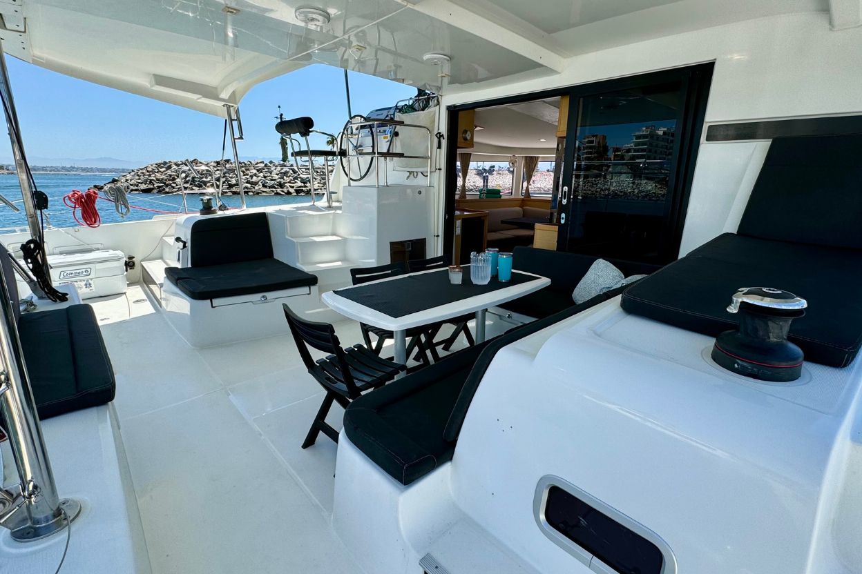 Oceanis 55 deck and lounging area