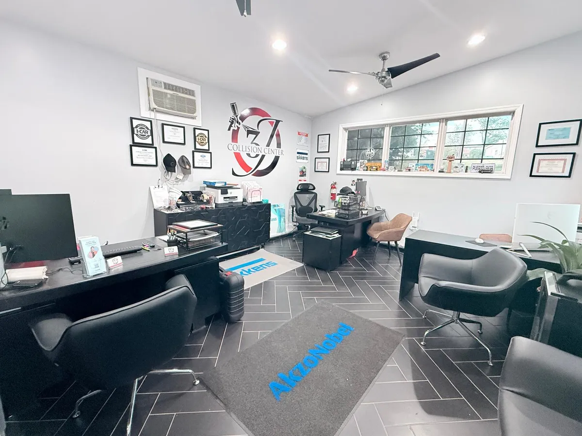 3j collision office