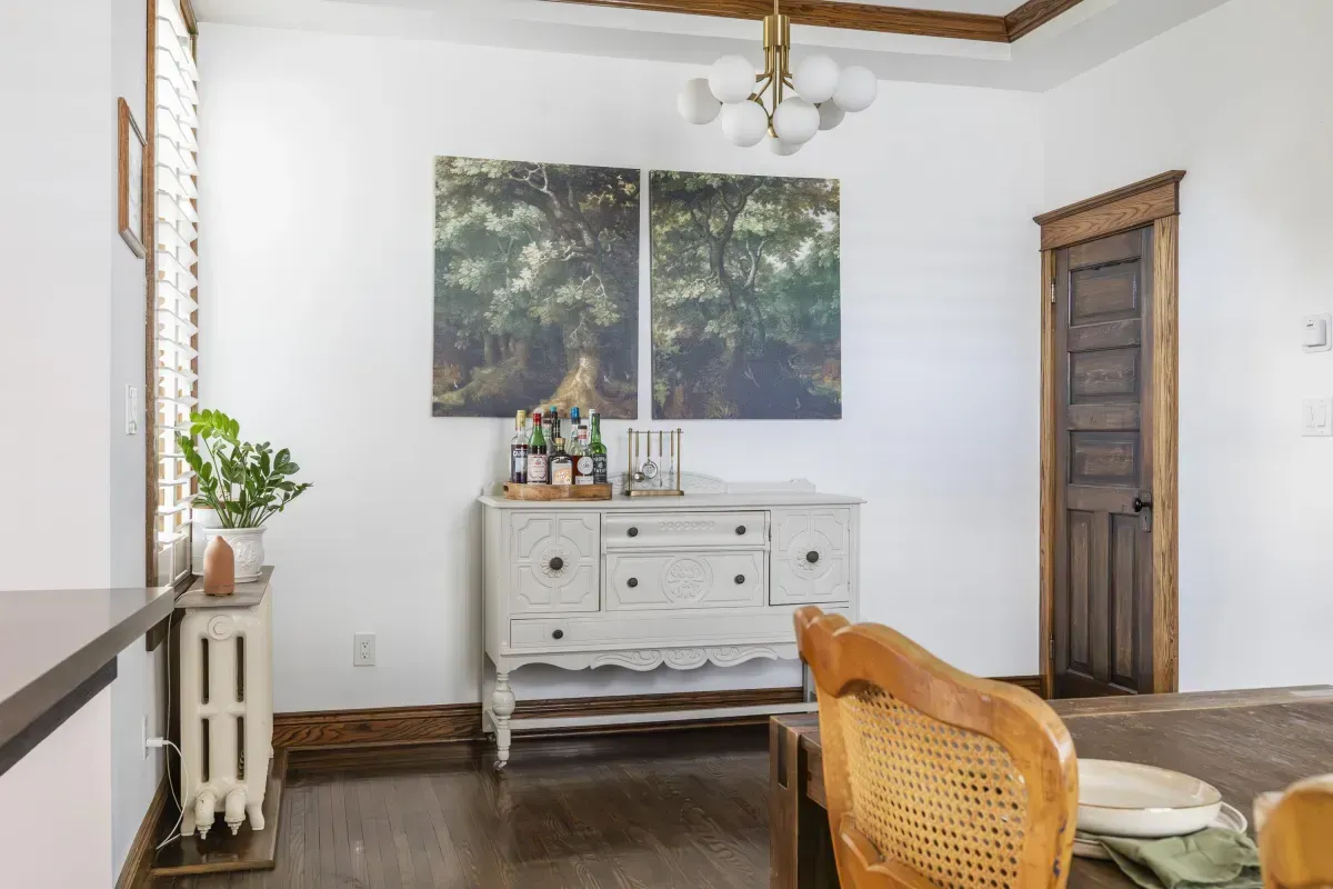 Open concept dining area at 109 Fairleigh Ave S, overlooking the living room.