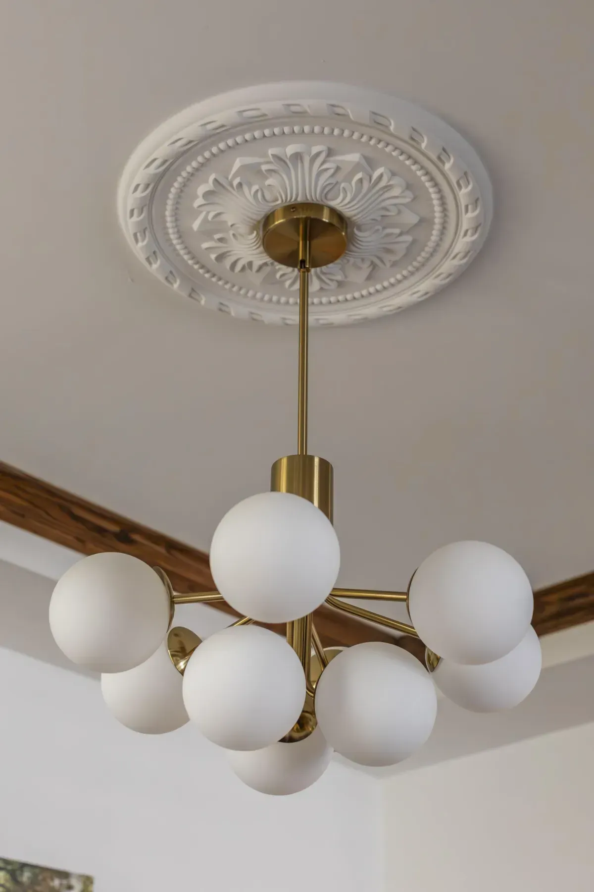 Open concept dining area at 109 Fairleigh Ave S, overlooking the living room.