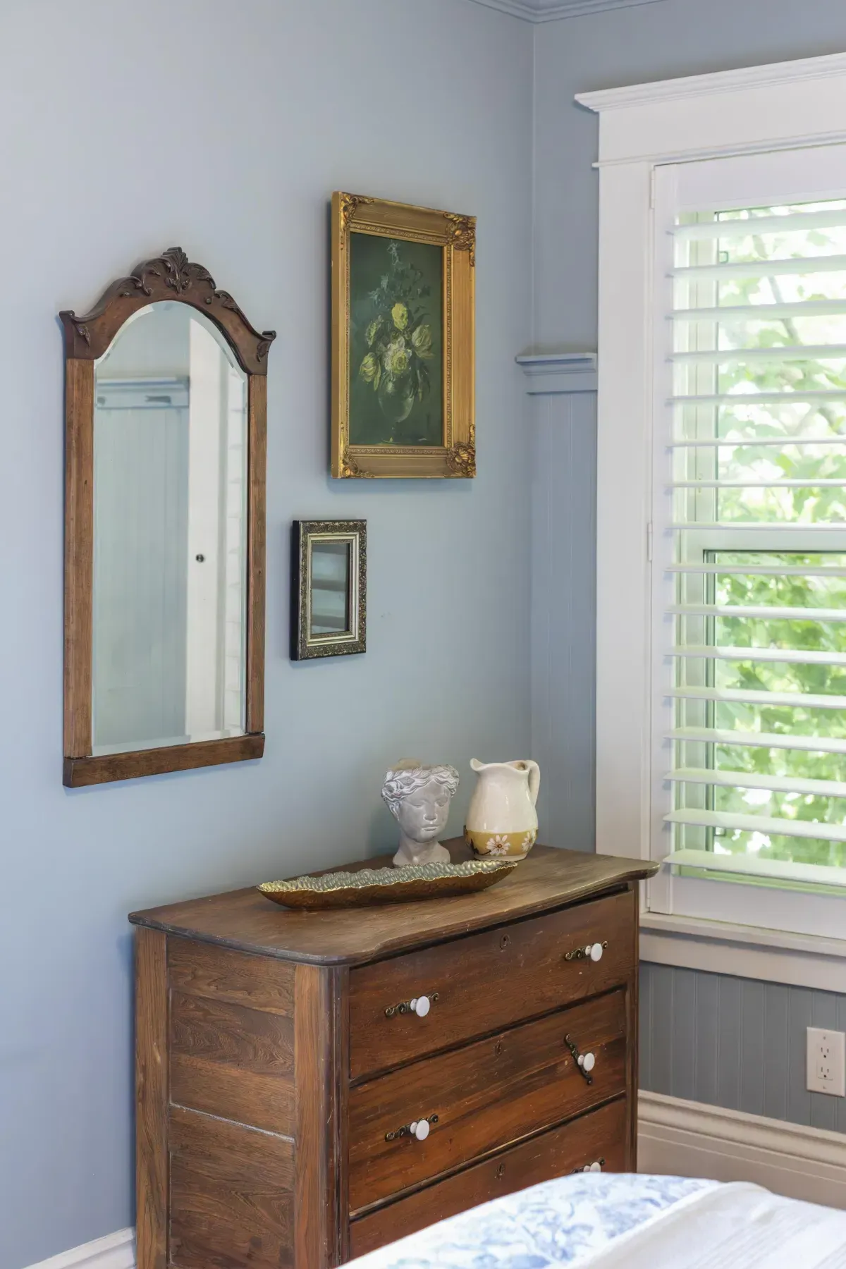 Spacious primary bedroom at 109 Fairleigh Ave S.