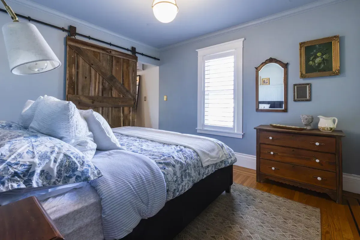 Spacious primary bedroom at 109 Fairleigh Ave S.