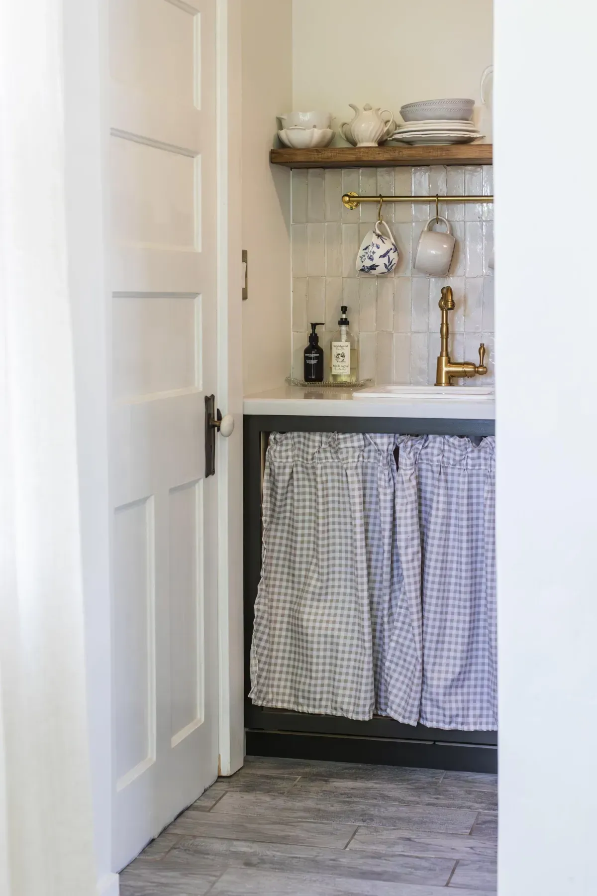 Spacious primary bedroom at 109 Fairleigh Ave S.