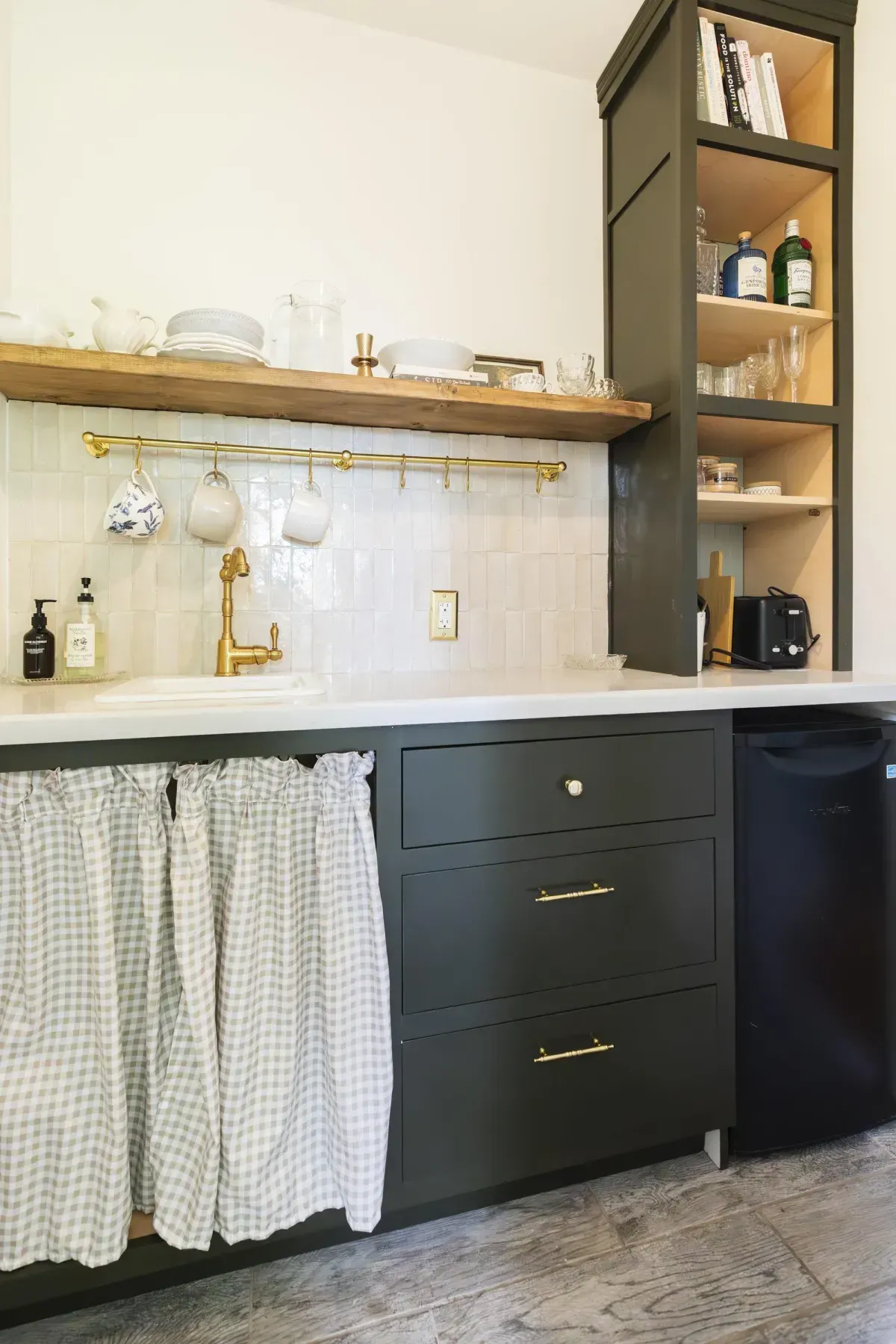 Kitchen at 109 Fairleigh Ave S Hamilton.