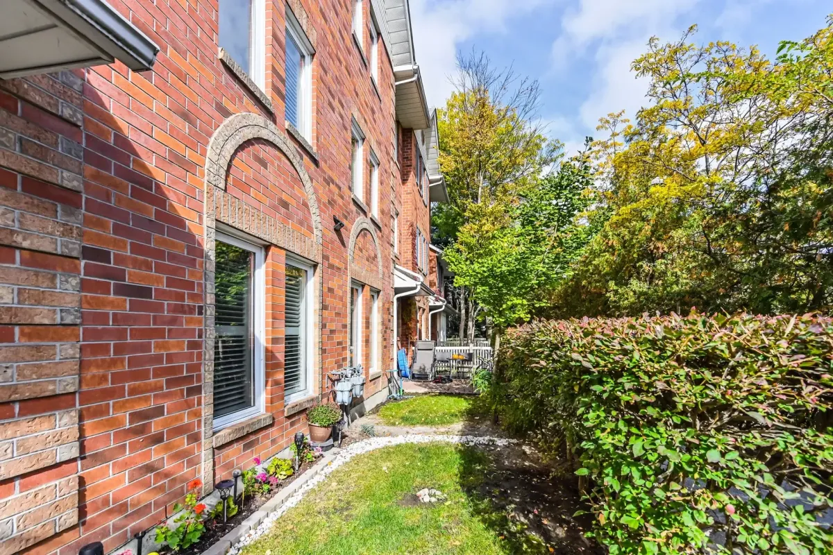 Oversized front patio and terrace area of the condo townhouse at 900 Steeles Ave W #112.