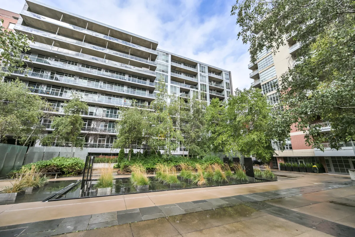 Parkette in the interior outdoor space of Quad Lofts in King West