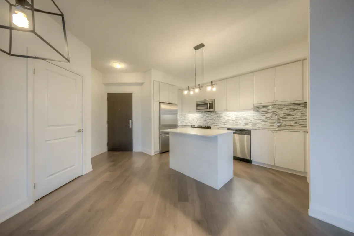 Large kitchen with quartz eat-in island 