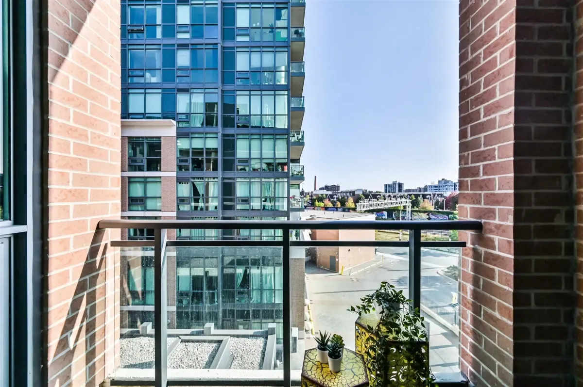 Secure 24-hour concierge and lobby at the Bohemian Embassy, 1169 Queen St W, Unit N502.