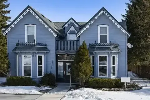 Charming traditional home in the heart of the historic Campbellville village.