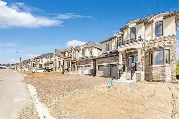 Newer residential construction and executive homes in the Caledon East community.