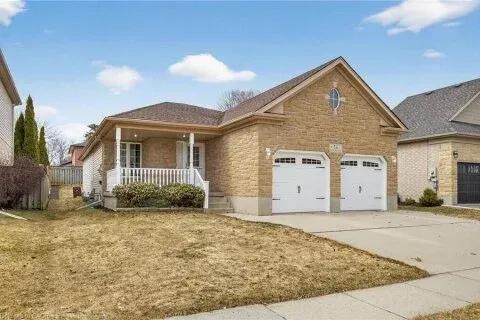 Modern detached suburban homes in Townline Estates, close to Highway 401 for commuters.