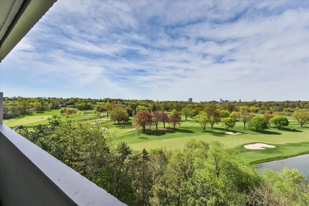 240-scarlett-rd-912-golf-course-balcony-scenery