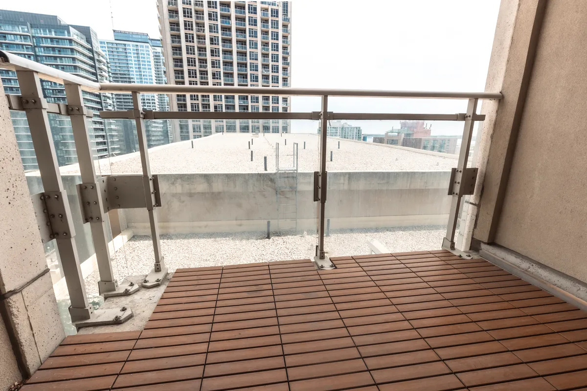 628 Fleet St #1311 private balcony with outdoor views