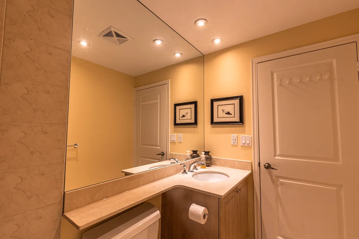 628 Fleet St #1311 bathroom vanity with large illuminated mirror