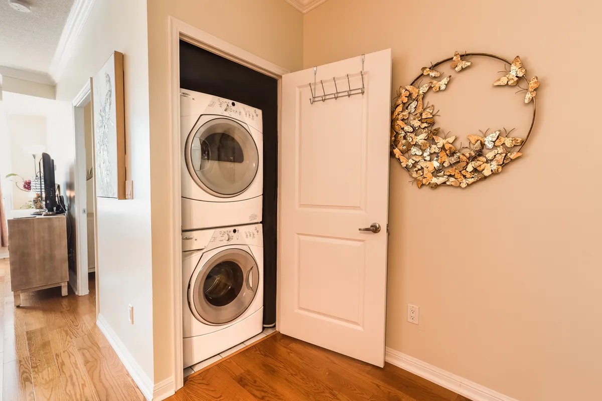 628 Fleet St #1311 in-suite stacked washer and dryer unit
