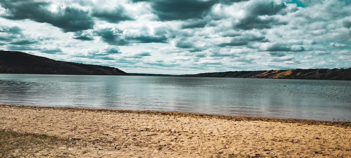 Chiropractor performing a spinal adjustment near Fort Qu’Appelle, helping clients manage pain and improve movement.