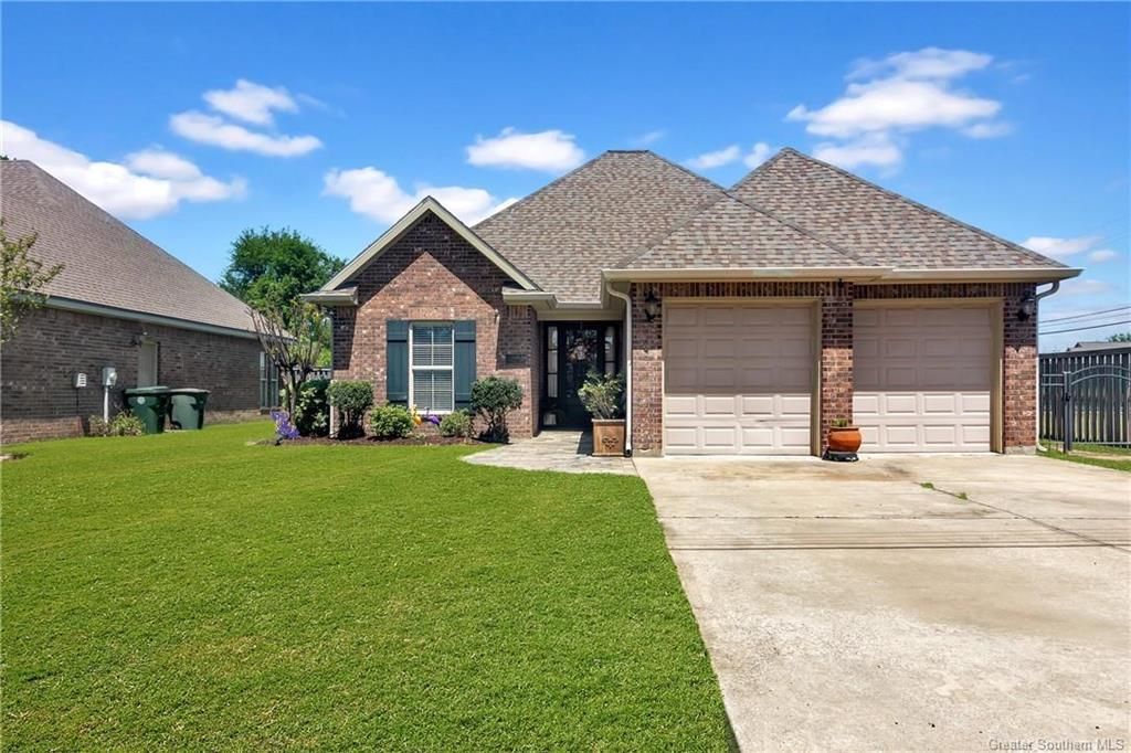 Lake Charles Concrete builds and installs Slab