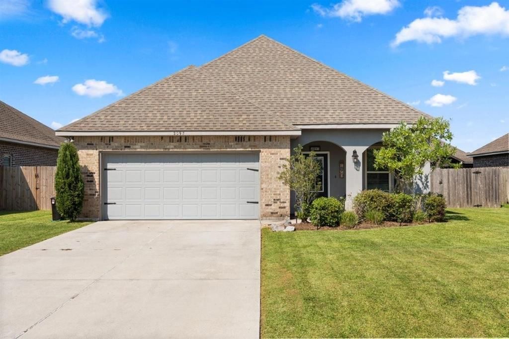 Lake Charles Concrete builds and installs Driveway