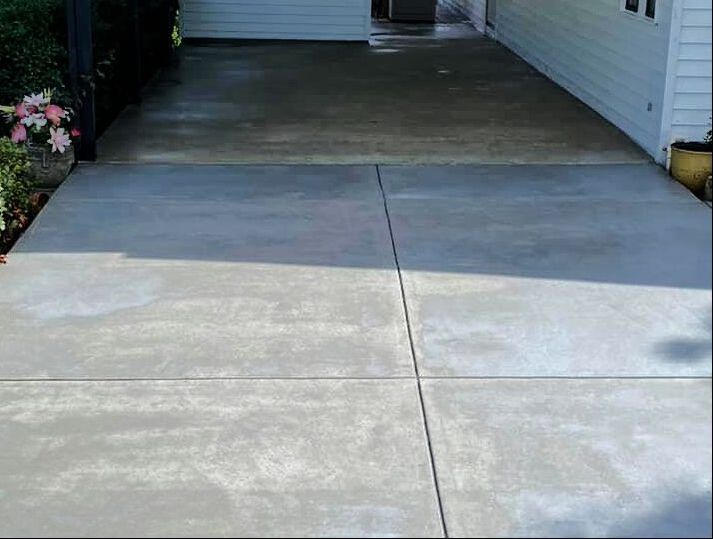 Lake Charles Concrete builds and installs Driveway