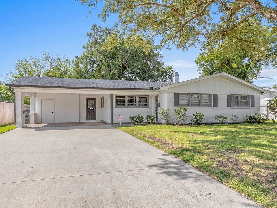 Lake Charles Concrete builds and installs Patio