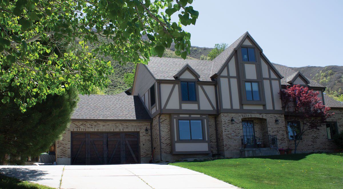 Martin Garage Door – Chalet Model