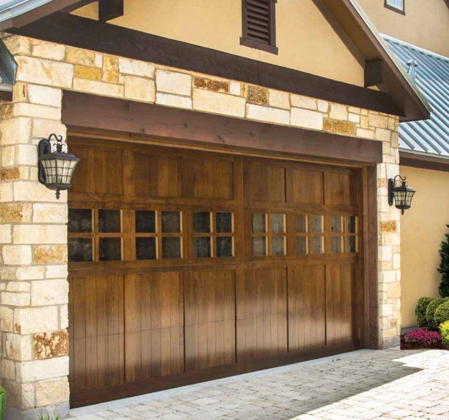 7400 Door garage door