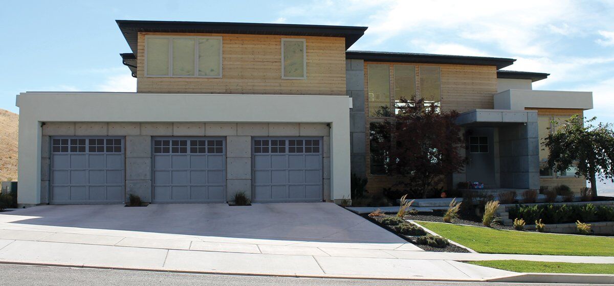 Martin Garage Door – Pinnacle Steel Model