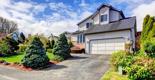 House drive way and curb appeal