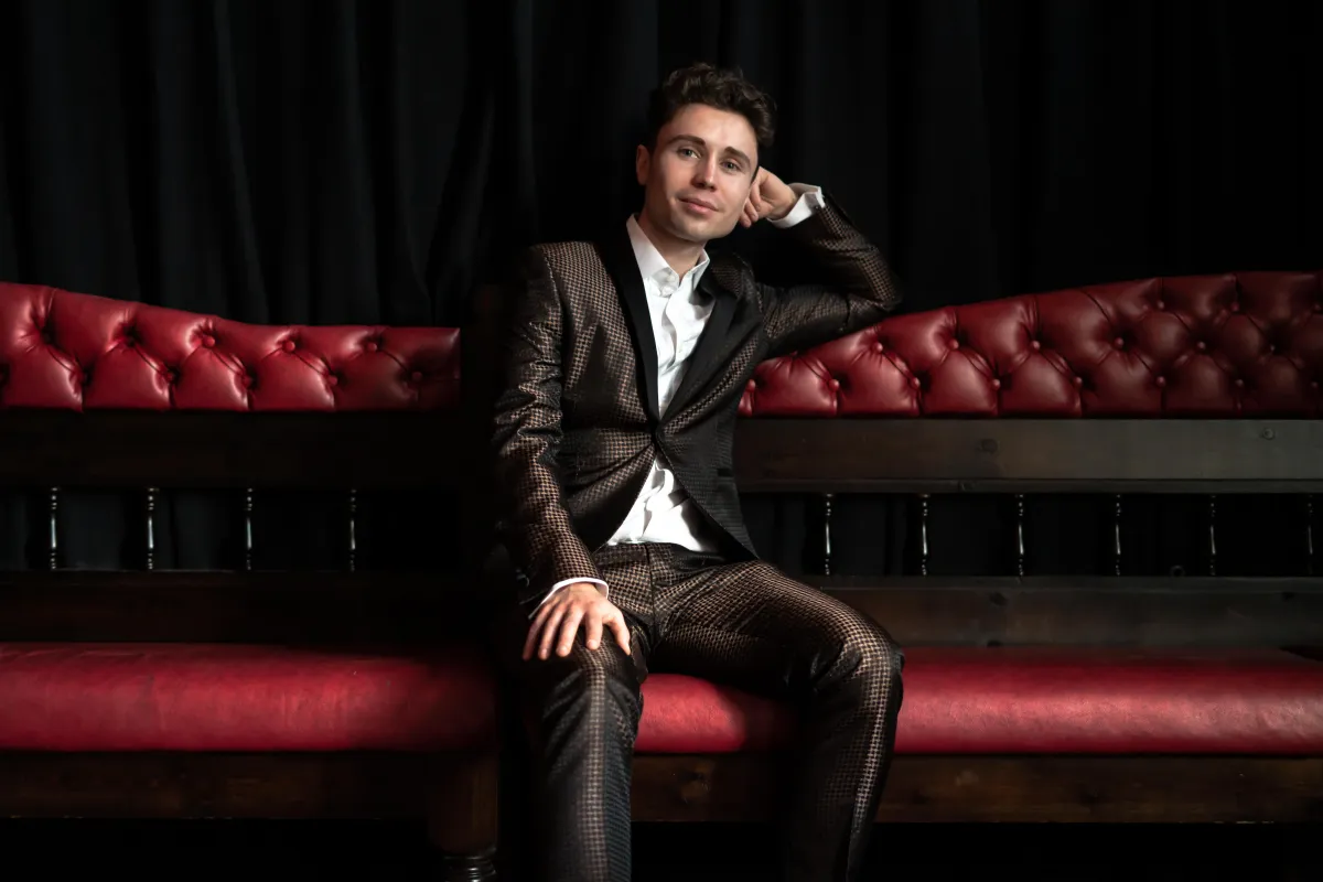 Image of the No.1 singing waiters