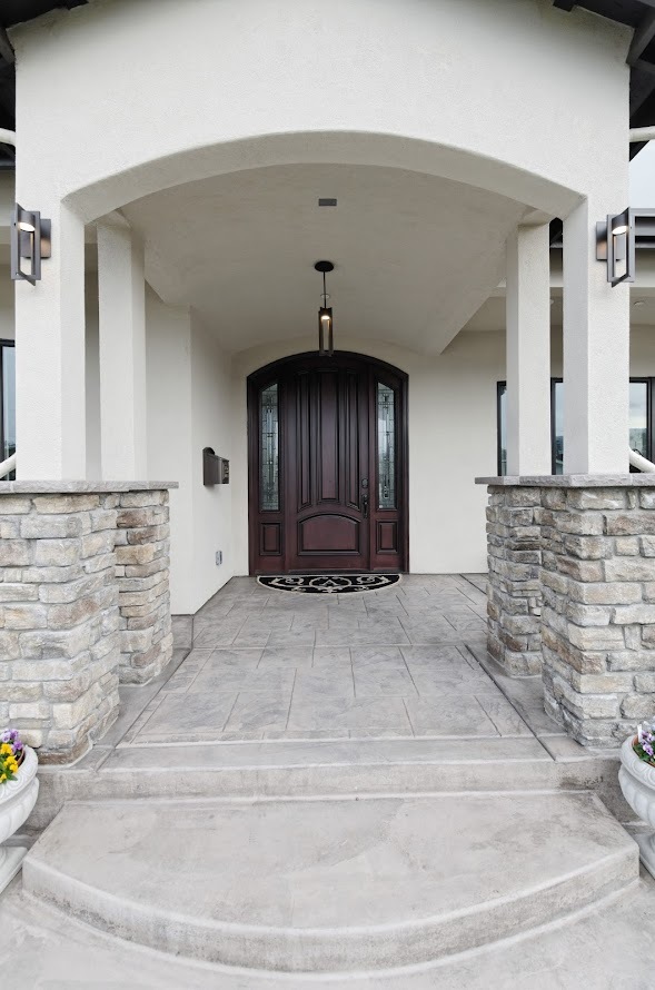 Campbell Custom Home Entry