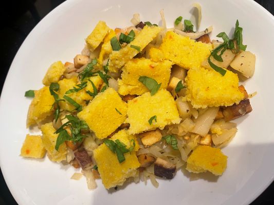 Gemüse Tofu-Kraut-Salat-Birnen-Polenta