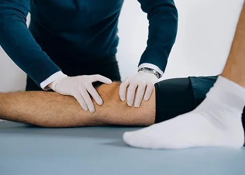 Knee Examination and Treatment - Advanced Chiropractic