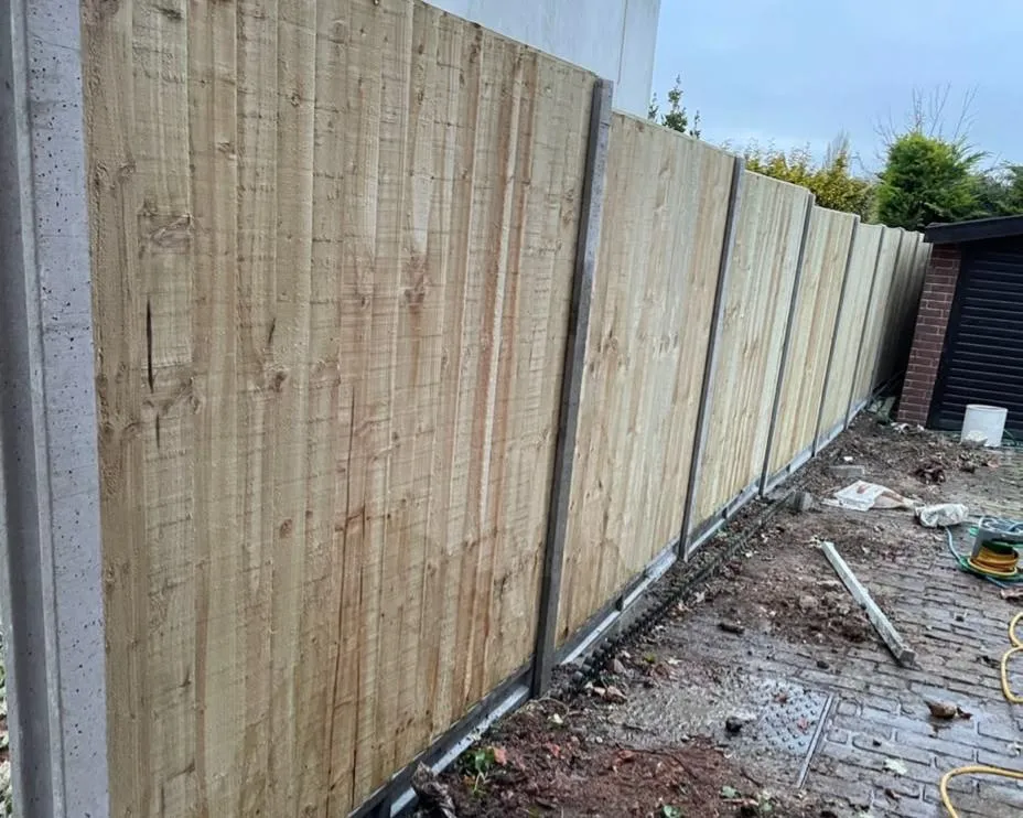 Fence post replacement in Alton setting a new post firm in the ground