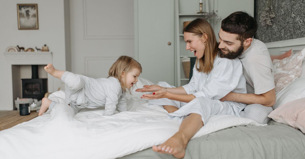 The Benefits of Regular Professional Cleaning for Busy Families 