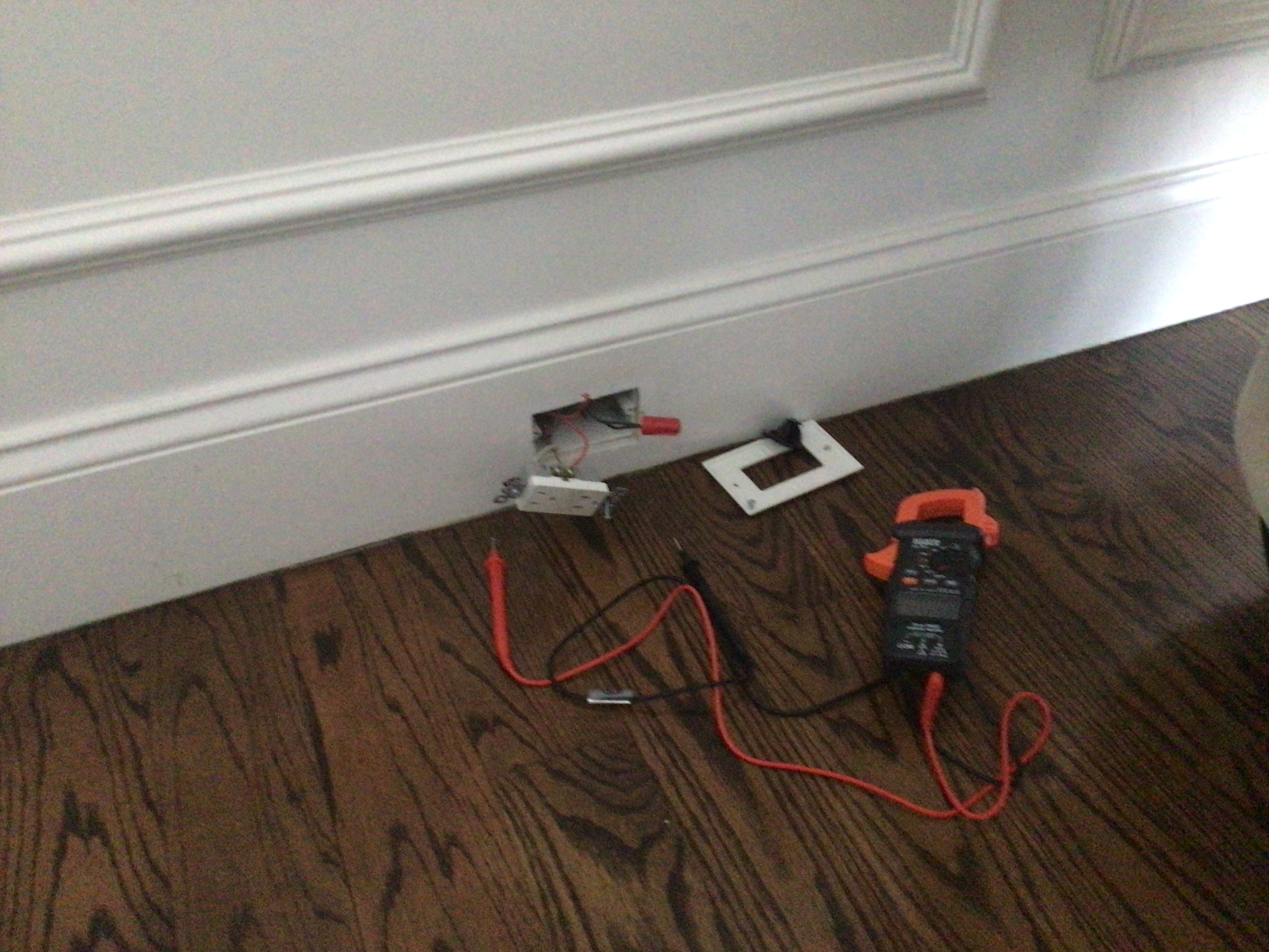 Electrical outlet and wiring repair troubleshooting by licensed electrician