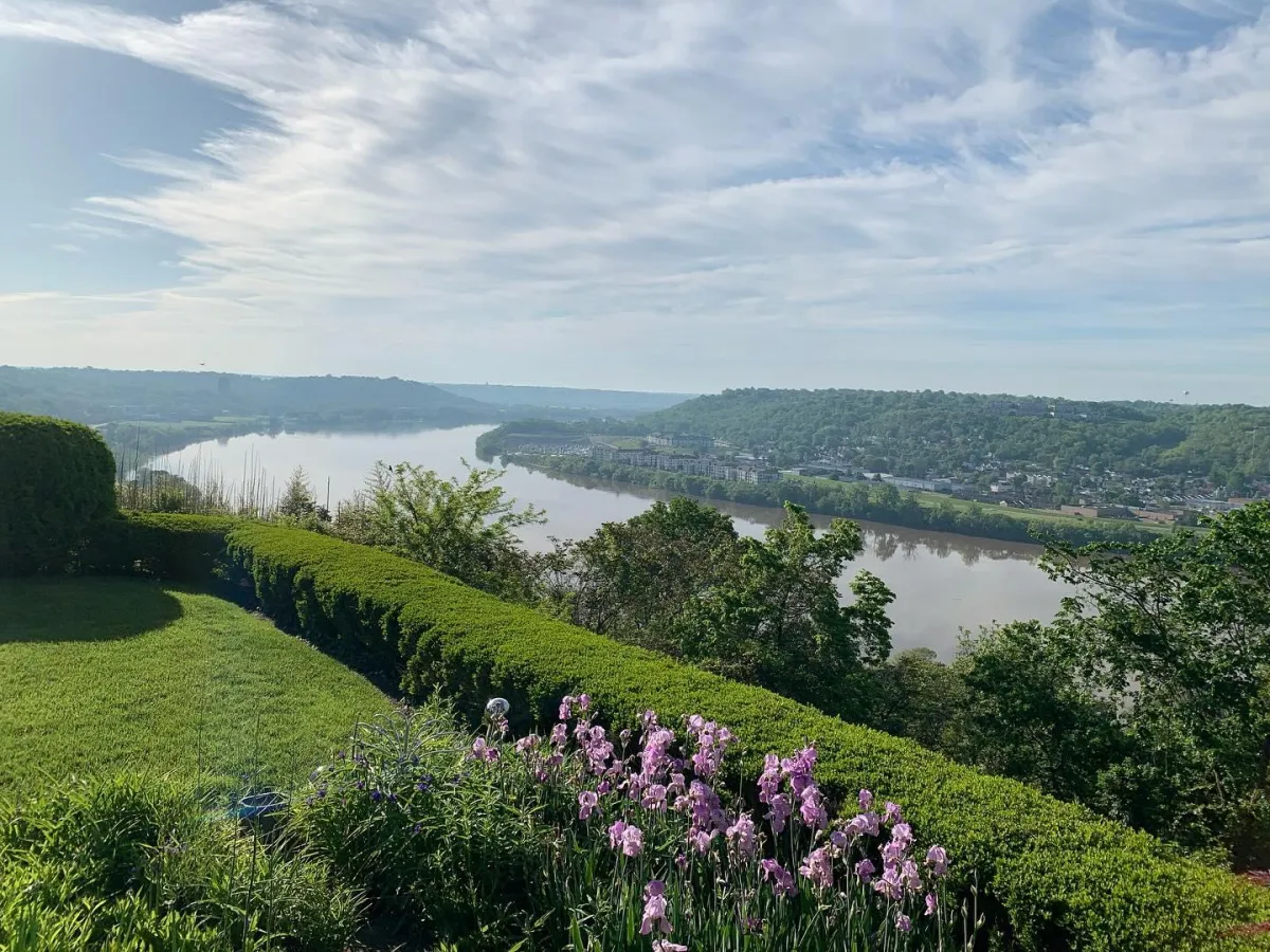 Scenic view from East Walnut Hills overlooking the Ohio River and Cincinnati skyline, representing Ohio-side relocation.