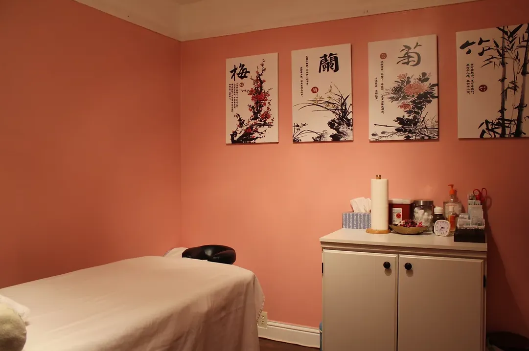 tong de health center clinic room