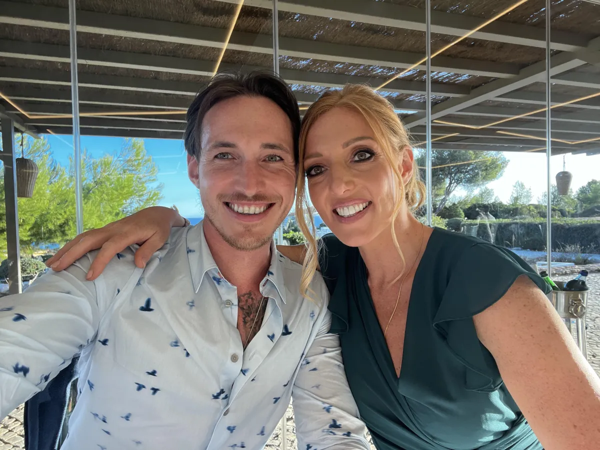 Chris & Emma Hutchinson, Co-Founders of The Mastery Keys