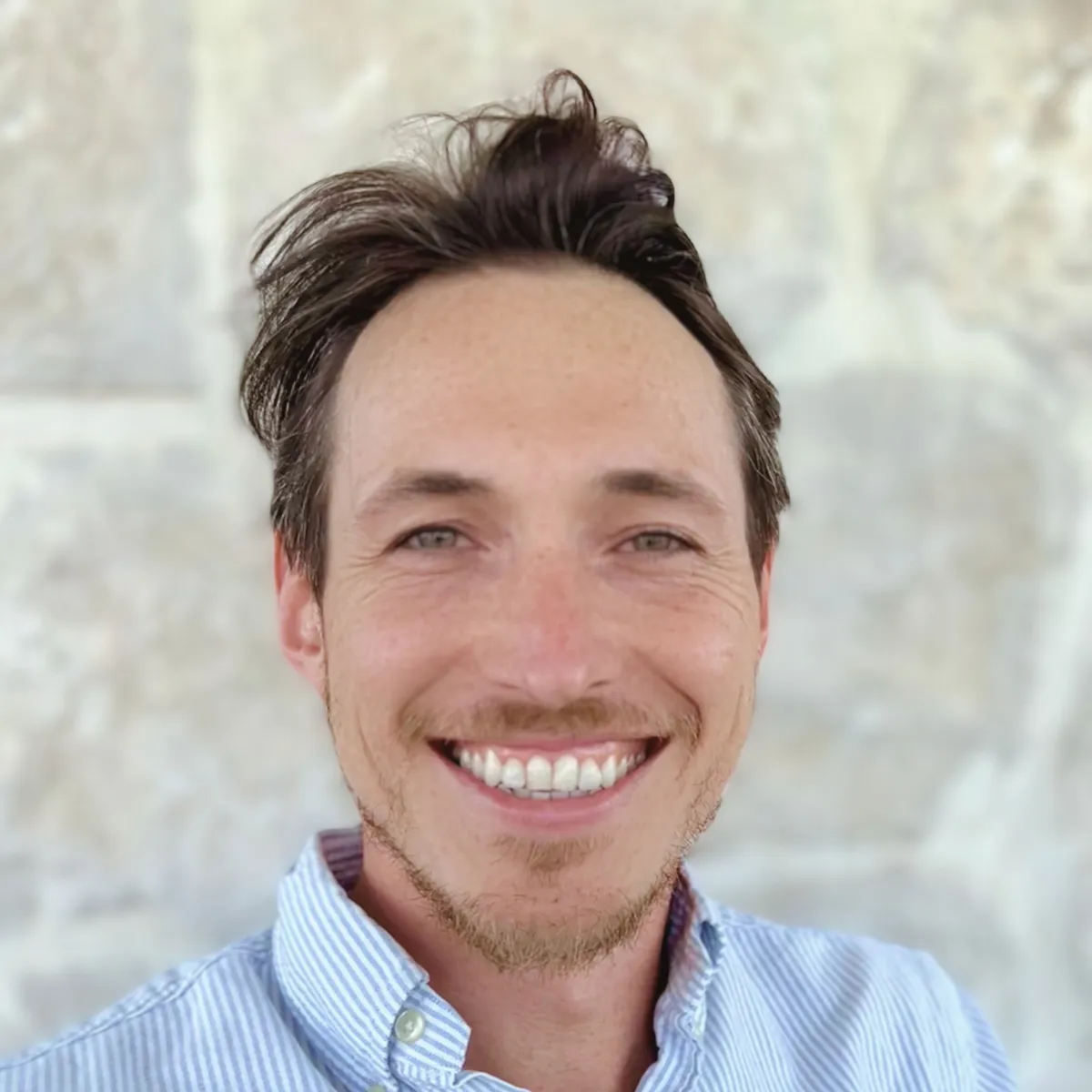 Chris Hutchinson headshot