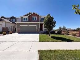 Riverbend Concrete builds and installs driveways