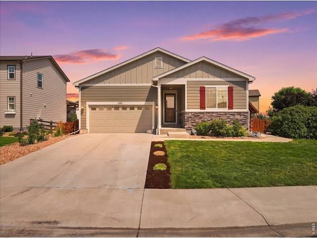 Riverbend Concrete builds and installs driveways