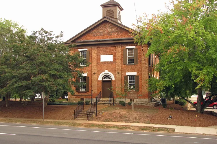 🚗 Seasonal Driving Tips for Lawrenceville: Summer Road Trips and Winter Weather Preparedness | Platinum Motors, Lawrenceville, Georgia